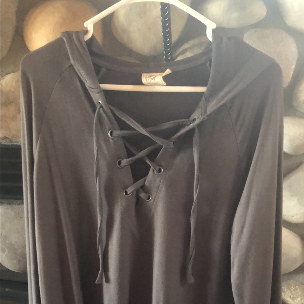 Women’s long sleeve shirt